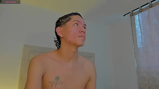 JulianRose 1 online show from 09/18/25, 11:45