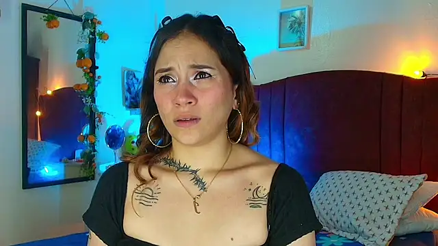 alisson zafiro  online show from 04/23/26, 03:08