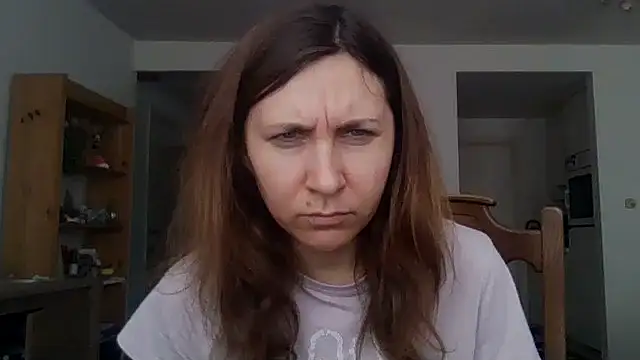 JasmineGlamour online show from 04/05/26, 01:30