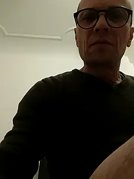 wedge75 online show from 10/28/25, 05:04