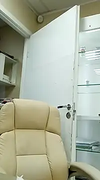 Snapshot of FantasyMichelle chatting on 12/26/24, 10:16 FantasyMichelle online show from 12/26/24, 10:16