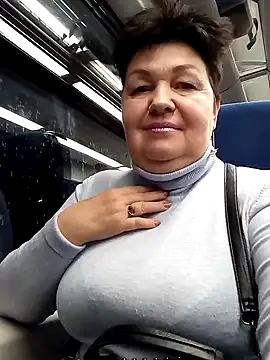 Snapshot of FantasyMichelle chatting on 01/03/25, 02:51 FantasyMichelle online show from 01/03/25, 02:51