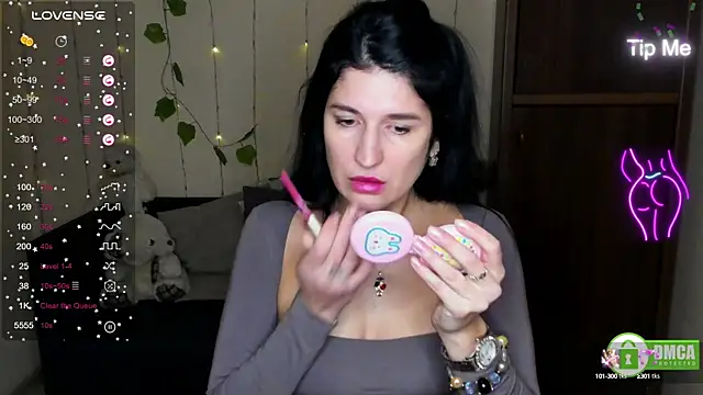 Alianna Solo Kisses online show from 02/05/25, 06:24