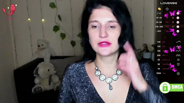 Alianna Solo Kisses online show from 02/12/25, 04:00