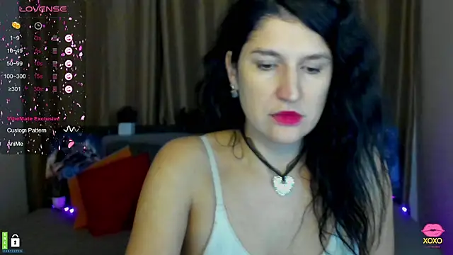 Alianna Solo Kisses online show from 02/14/25, 06:23