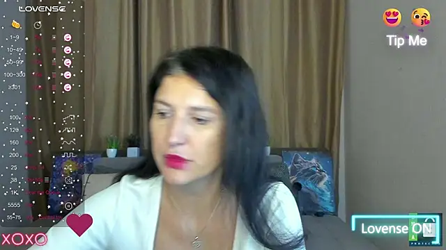 Alianna Solo Kisses online show from 11/11/25, 06:24