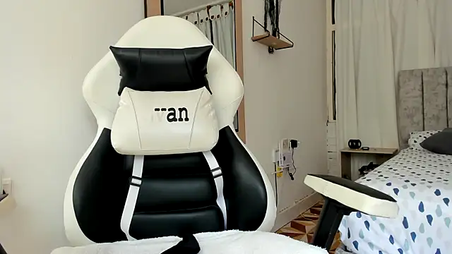 Valerioe online show from 10/24/25, 02:13