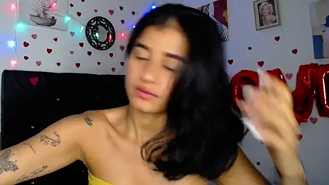 Snapshot of floweer_ chatting on 02/16/25, 07:16 floweer  online show from 02/16/25, 07:16