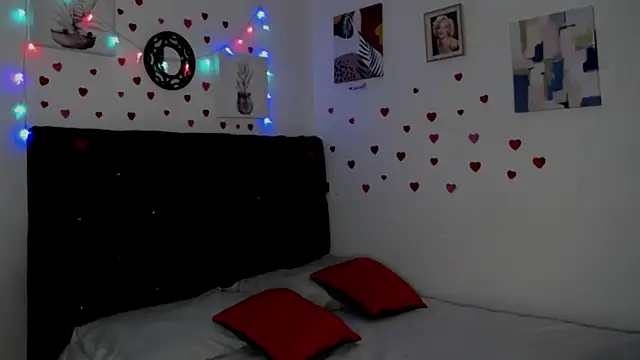 Snapshot of floweer_ chatting on 02/22/25, 04:51 floweer  online show from 02/22/25, 04:51