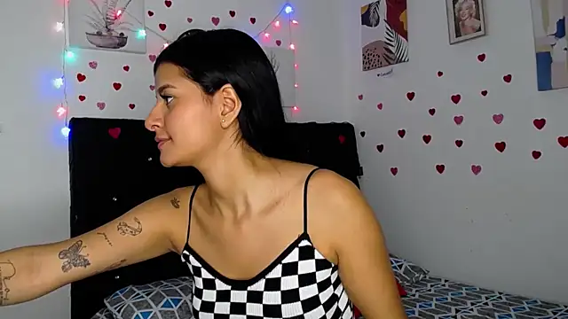 Snapshot of floweer_ chatting on 02/25/25, 04:21 floweer  online show from 02/25/25, 04:21