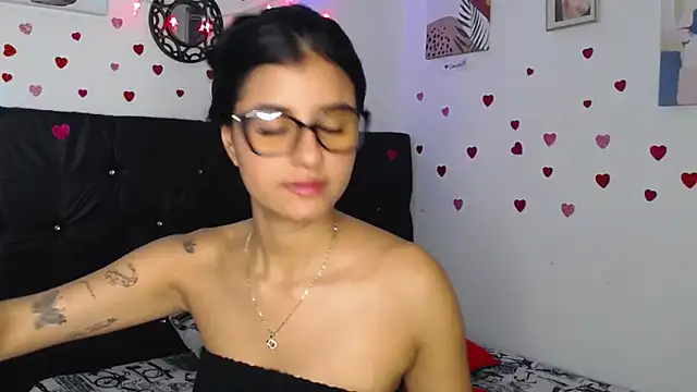 Snapshot of floweer_ chatting on 03/05/25, 04:57 floweer  online show from 03/05/25, 04:57