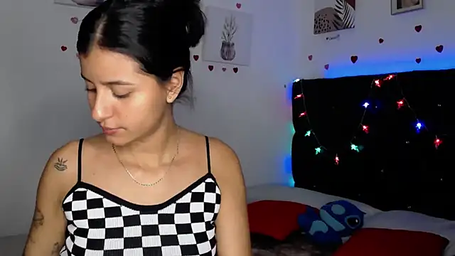 Snapshot of floweer_ chatting on 03/14/25, 11:53 floweer  online show from 03/14/25, 11:53