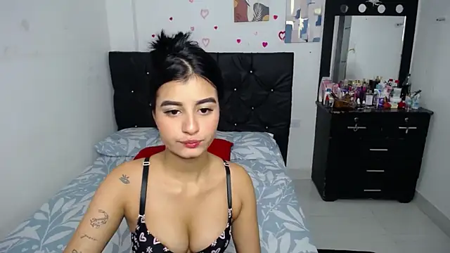 Snapshot of floweer_ chatting on 10/22/25, 01:55 floweer  online show from 10/22/25, 01:55