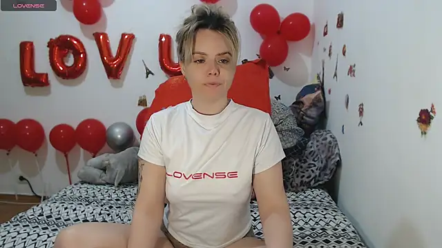 hotmilf4uxxx online show from 03/14/26, 10:10