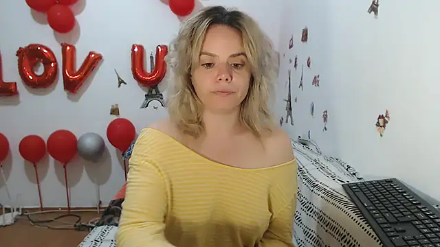 hotmilf4uxxx online show from 04/06/26, 10:27