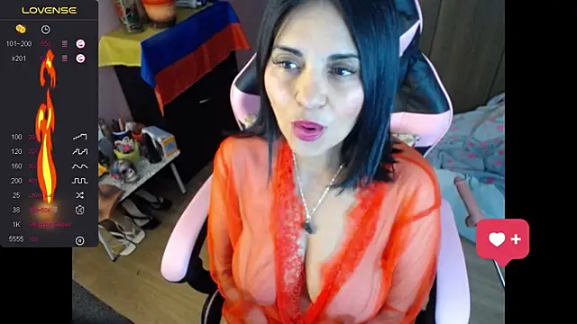 paolagomez  online show from 10/15/25, 09:20