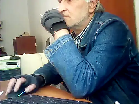 Snapshot of zormen355 chatting on 06/03/26, 01:14 zormen355 online show from 06/03/26, 01:14