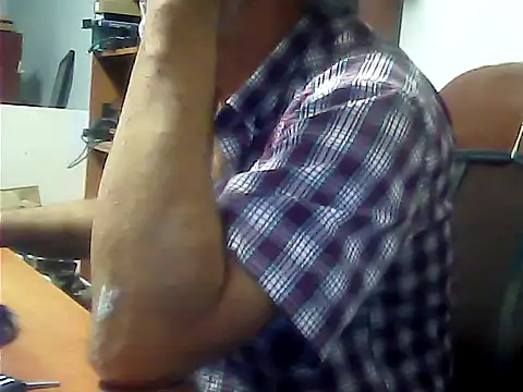 Snapshot of zormen355 chatting on 07/20/26, 06:43 zormen355 online show from 07/20/26, 06:43