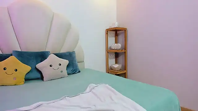 Lizzie Williams  online show from 09/21/25, 03:08