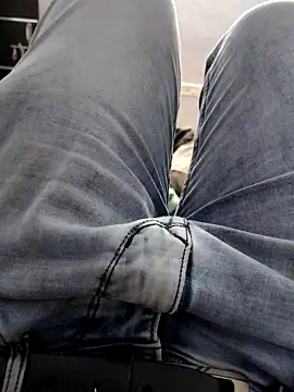 Snapshot of SplitPrestige19 chatting on 12/14/25, 02:00 SplitPrestige19 online show from 12/14/25, 02:00