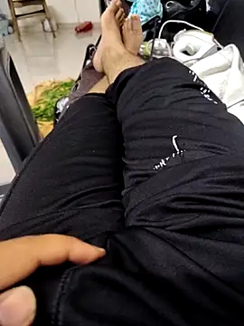 Snapshot of SplitPrestige19 chatting on 03/31/26, 05:02 SplitPrestige19 online show from 03/31/26, 05:02