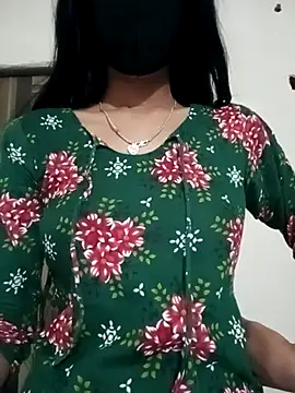 Snapshot of Raya-Moni chatting on 11/16/25, 01:28 Raya-Moni online show from 11/16/25, 01:28