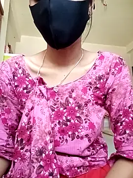 Snapshot of Raya-Moni chatting on 11/18/25, 07:57 Raya-Moni online show from 11/18/25, 07:57