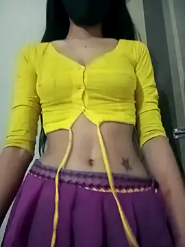 Snapshot of Raya-Moni chatting on 12/19/25, 03:08 Raya-Moni online show from 12/19/25, 03:08