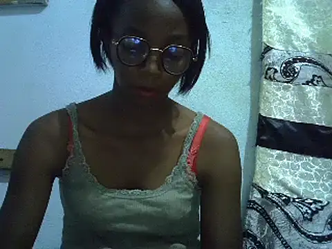 ElianeHot online show from 02/17/25, 06:37