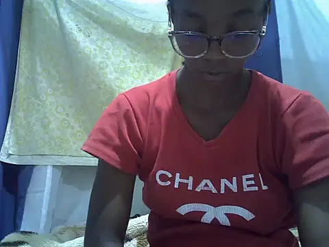 ElianeHot online show from 03/18/26, 11:30