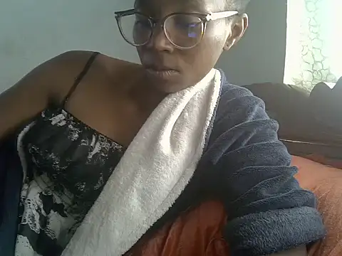 Snapshot of ElianeHot chatting on 04/23/26, 11:31 ElianeHot online show from 04/23/26, 11:31