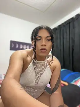 Snapshot of Ariana_Rodriguez_ chatting on 06/24/26, 06:29 Ariana Rodriguez online show from 06/24/26, 06:29