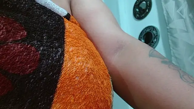Snapshot of Alisteresa_ chatting on 06/18/26, 02:56 Alisteresa online show from 06/18/26, 02:56