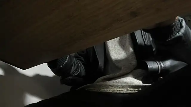 s sven03 online show from 02/09/25, 07:38