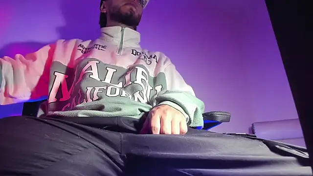 s sven03 online show from 11/22/25, 01:48