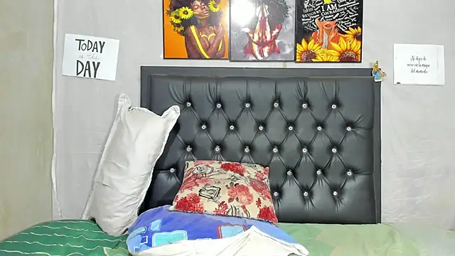 Darlyquenn11 online show from 02/11/25, 09:31