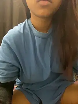 Snapshot of Mia_656 chatting on 11/12/25, 04:35 Mia 656 online show from 11/12/25, 04:35