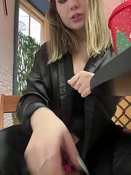 Snapshot of PumaShyXD chatting on 12/19/24, 10:56 PumaShyXD online show from 12/19/24, 10:56