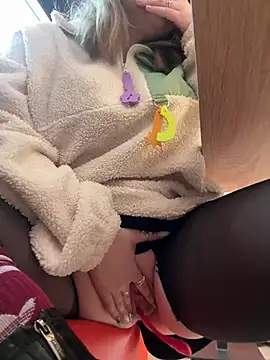 Snapshot of PumaShyXD chatting on 01/06/25, 11:40 PumaShyXD online show from 01/06/25, 11:40