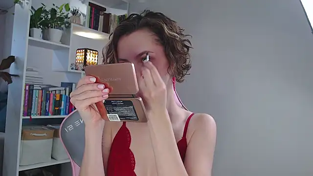 Snapshot of milly_ross chatting on 12/19/24, 07:40 milly ross online show from 12/19/24, 07:40