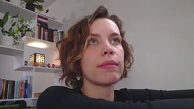 Snapshot of milly_ross chatting on 02/01/25, 10:26 milly ross online show from 02/01/25, 10:26