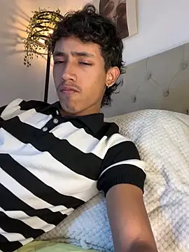 Ostin18hot online show from 12/21/25, 02:08