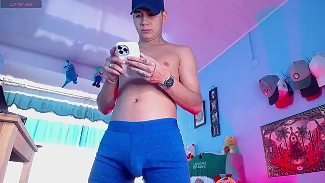 Snapshot of mexican_cum chatting on 10/17/25, 08:44 mexican cum online show from 10/17/25, 08:44