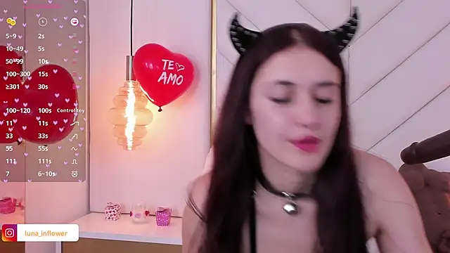 Flor delunaa online show from 02/14/25, 06:51