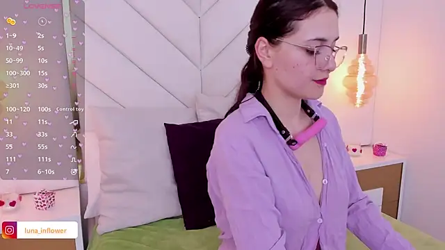 Flor delunaa online show from 02/23/25, 12:37