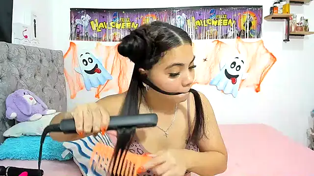 Alejandra evanss online show from 10/25/25, 09:31