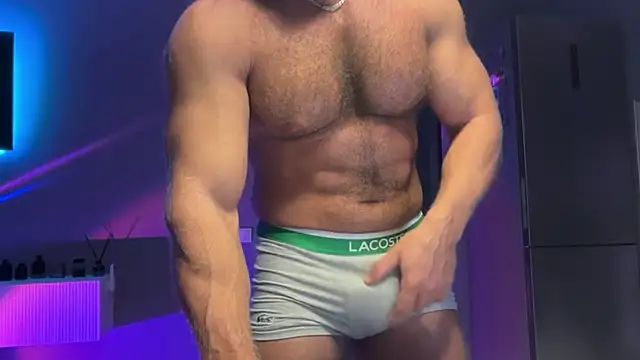 Snapshot of KarlosRichi chatting on 12/18/25, 03:29 KarlosRichi online show from 12/18/25, 03:29