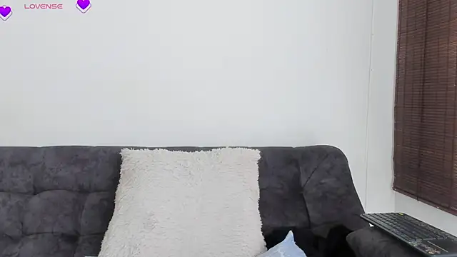 VeronicaTonu online show from 04/19/26, 06:10