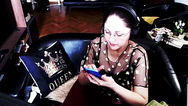 Snapshot of Imperatriza chatting on 04/29/26, 01:59 Imperatriza online show from 04/29/26, 01:59