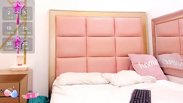 Snapshot of Mady-Edwards chatting on 12/28/24, 08:16 Mady-Edwards online show from 12/28/24, 08:16